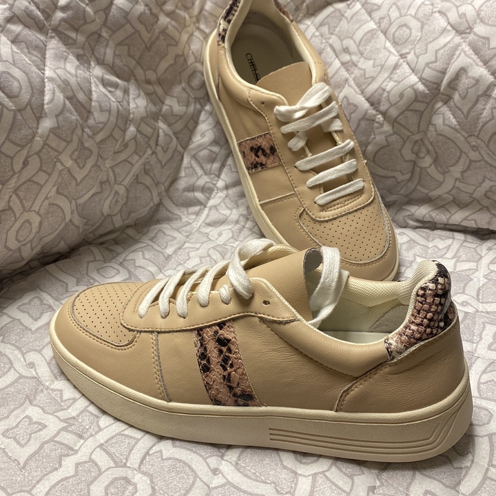 Chelsea & Violet Leather Trendy Platform Sneakers